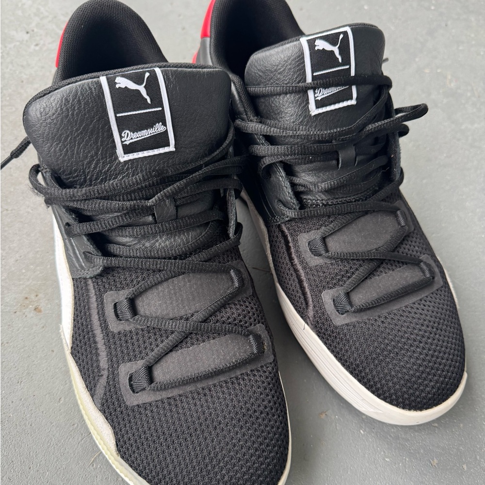 The Puma Clyde Hardwood X
Dreamville Records Sneakers are a limited-edition - Picture 5 of 15